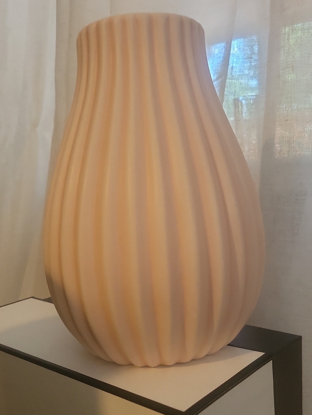 Shabby Chic Ribbed Ceramic Vase in Soft Pink